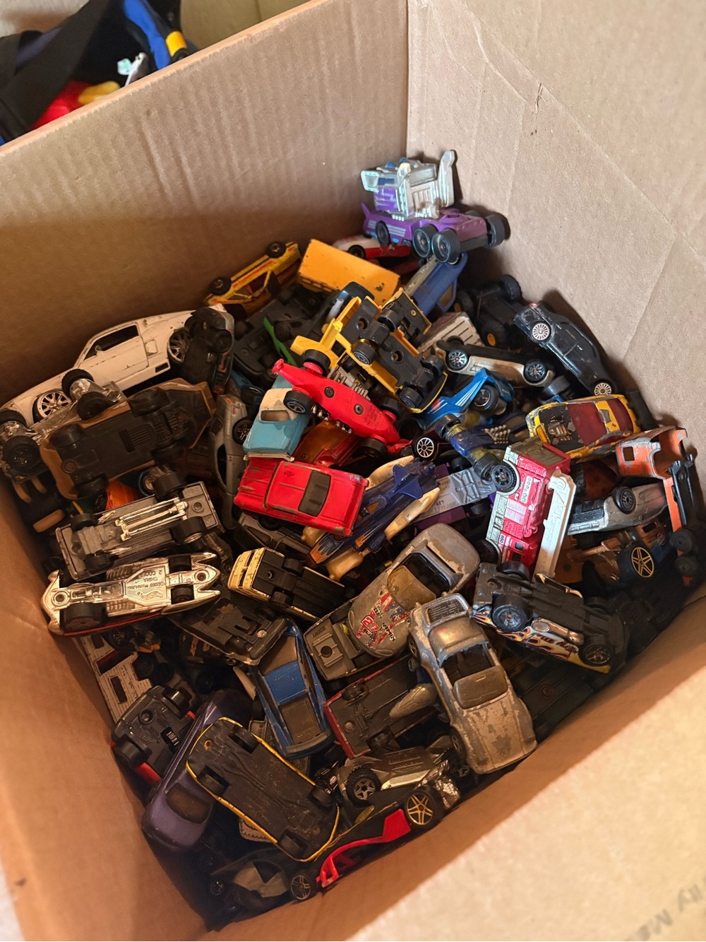 Toy Vehicle Lot - Assorted Die-Cast Cars - Original Hot Wheels all kinds (200+)